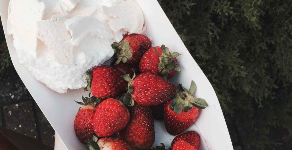 berries and cream